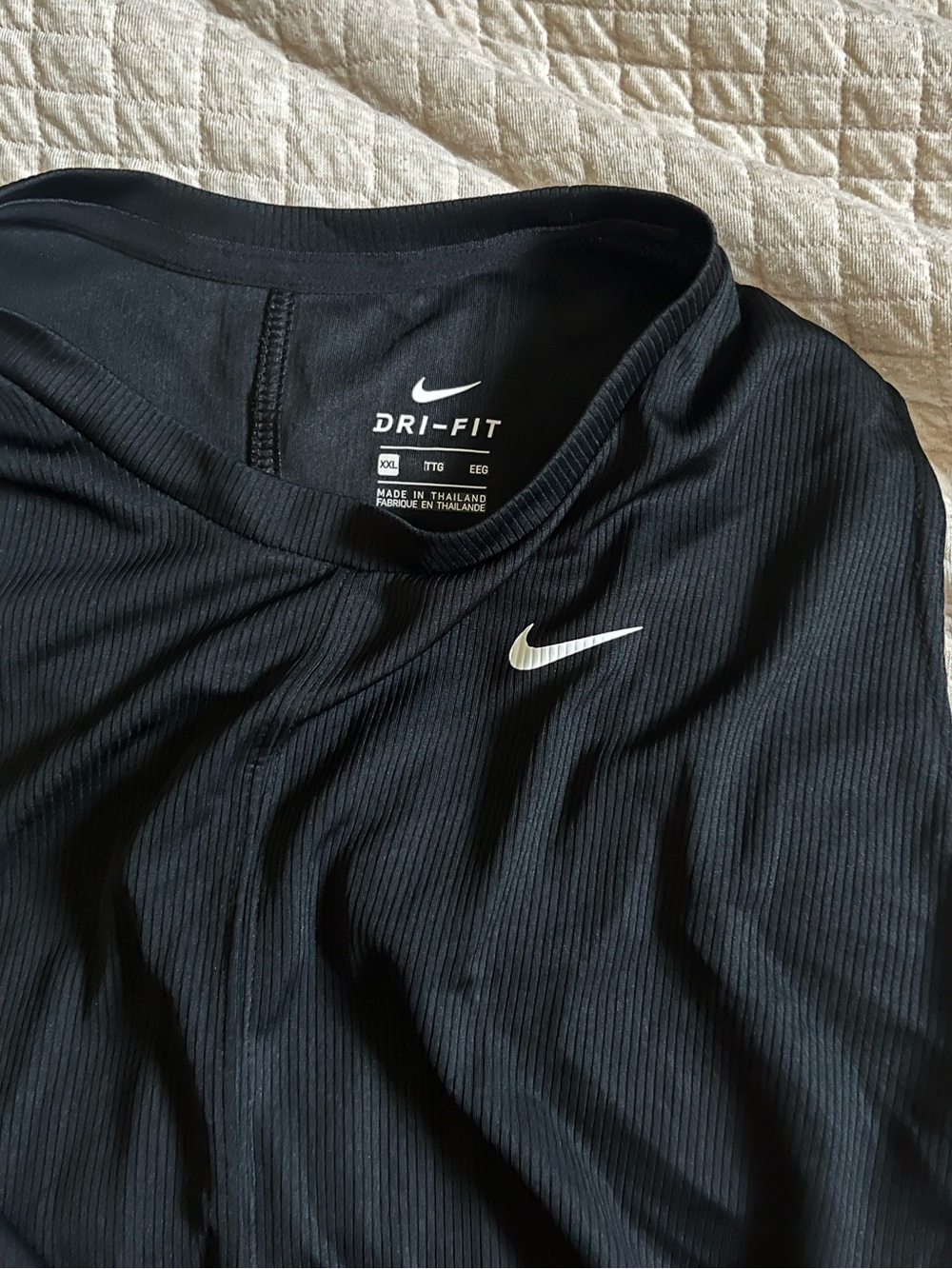 Nike Dri-Fit Cropped Twist Logo Training Tank - Picture 4 of 7